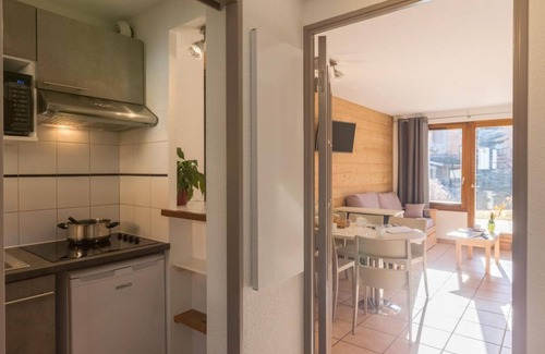 La Salle-les-Alpes Ski Chalet | Chalet, 300m from ski slopes, view mountain, terrace, parking, tv, 47m², Serre Chevalier