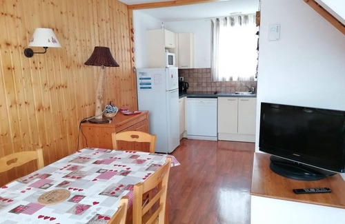 Saint-Etienne-en-Devoluy Ski Chalet | Chalet, 300m from ski slopes, fitness, swimming pool, sauna, terrace, parking, tv, ski locker, 42m²