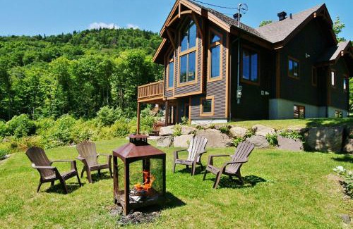 Stoneham Ski Chalet | Chalet 31 Chemin Blanc by Les Chalets Alpins