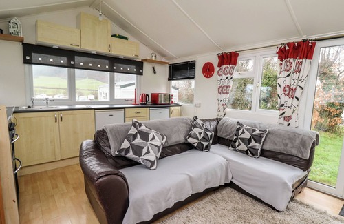 Aberystwyth Cottage | CHALET 32, pet friendly, country holiday cottage in Aberystwyth