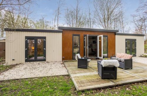 Oosterwolde Apartment | Chalet 41 met twee badkamers