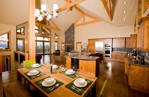 Golden Ski Chalet | Chalet, 5 Bedrooms + Den, 4.5 Baths (Sleeps 10-12)