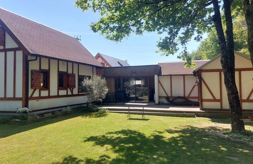Souvigny-en-Sologne Ski Chalet | Chalet 6pers in the heart of Sologne in a residential rental park with swimming pool, tennis 3*.