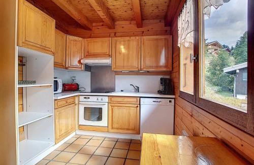 La Clusaz Ski Chalet | Chalet 8 pers à La Clusaz avec cheminée et parking privé - FR-1-818-55