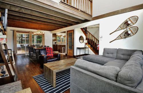 Stoneham Ski Chalet | Chalet 9008 Chemin des Alpages by Chalets Alpins