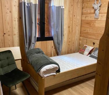 Saint-Pierre-dels-Forcats Ski Chalet | chalet au pieds des pistes le cambre aze