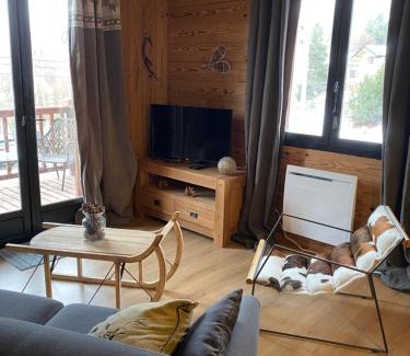 Saint-Pierre-dels-Forcats Ski Chalet | chalet au pieds des pistes le cambre aze