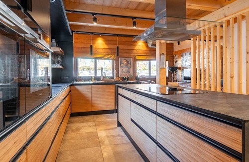 Les Gets Ski Chalet | Chalet Abeille, quality chalet, minutes to Les gets -Sleeps 12