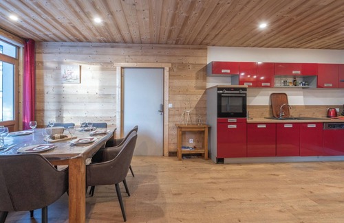 Viel-Alpe Ski Chalet | Chalet Alpe One in Alpe d'Huez at 1850 m - Village and 2 mins from the slopes