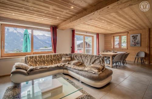 Champagny-en-Vanoise Apartment | Chalet Alpin Luxe, Jacuzzi, Vue