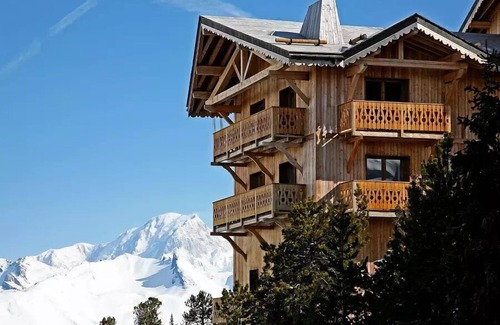 Arc-2000 Apartment | Chalet Altitude - Chalet de l'Ours* - 9 Room Apartment 16 People