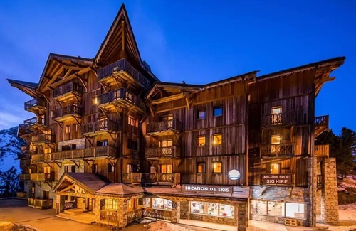 Arc-2000 Apartment | Chalet Altitude - Chalet de l'Ours* - 9 Room Apartment 16 People