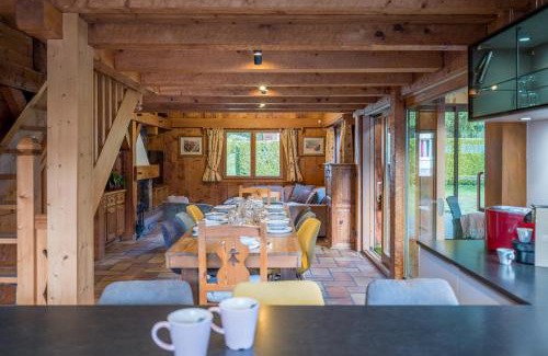 Les Bossons Ski Chalet | Chalet Altura- 5 Bedrooms - Jacuzzi and Sauna - By Cozee Rentals