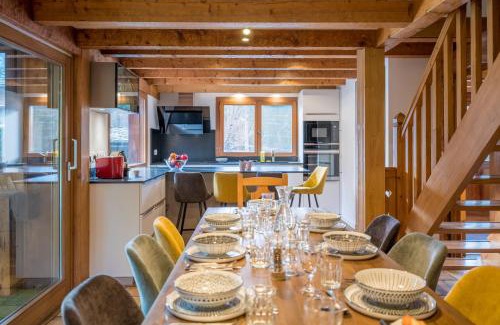 Les Bossons Ski Chalet | Chalet Altura- 5 Bedrooms - Jacuzzi and Sauna - By Cozee Rentals