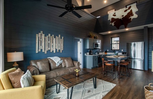 Sevierville Cabin | Chalet Amelia -Lake View+HotTub+Fireplace+Arcade!