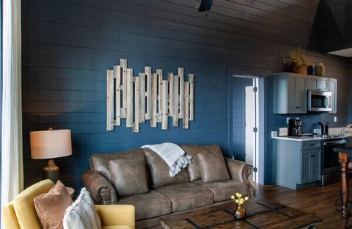 Sevierville Cabin | Chalet Amelia -Lake View+HotTub+Fireplace+Arcade!