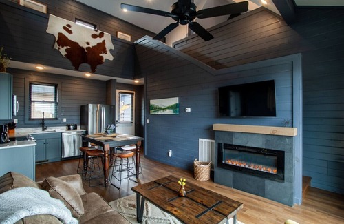 Sevierville Cabin | Chalet Amelia -Lake View+HotTub+Fireplace+Arcade!