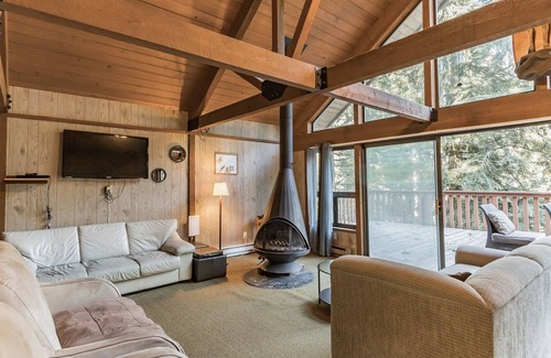Ashford Cabin | Chalet At Rainier Lodge 3 Bedroom Cabin