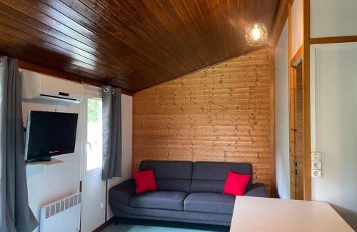 Serilhac Ski Chalet | Chalet au bord de l'étang