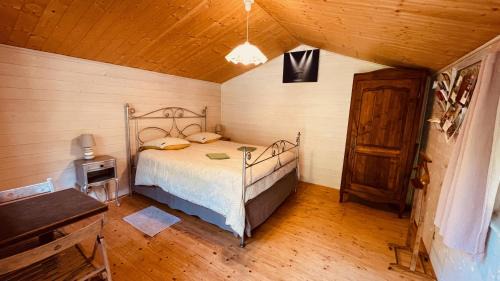 Bagnols-en-Foret Ski Chalet | Chalet avec piscine privée dans la forêt