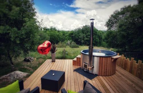 Quissac Ski Chalet | Chalet, bain nordique (spa) dans le triangle noir