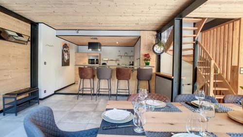 Saint-Jean-dʼAulps Ski Chalet | Chalet BAS-THEX 8-10 pers SAINT JEAN D'AULPS- PROCHE MORZINE-WIFI