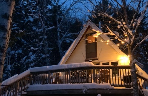 Joly Cabin | Chalet Blue