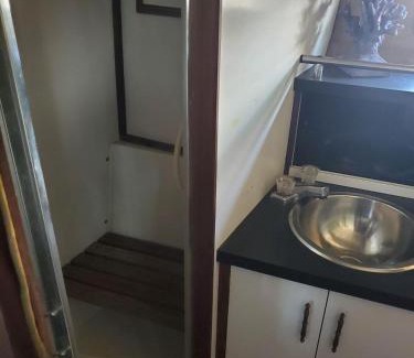 Ville-Marie Boat Rental | Chalet Boat in the heart of Montreal