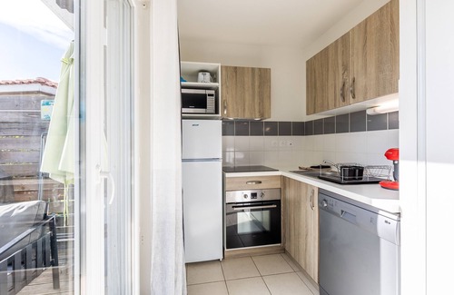 Parentis-en-Born House | Chalet 'Bois lac de Biscarrosse' with heated Pool, Private Garden & Wi-Fi