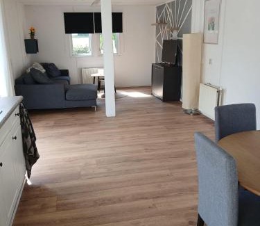 Anloo Ski Chalet | Chalet Bosgeluk - close to the woods