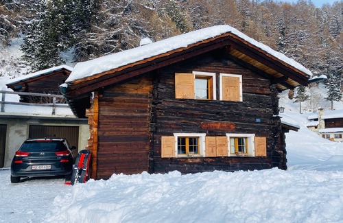 Chandolin Ski Chalet | Chalet ça me Suffit, my little piece of paradise -Outside : small 2-storey-chalet for 2 persons on a