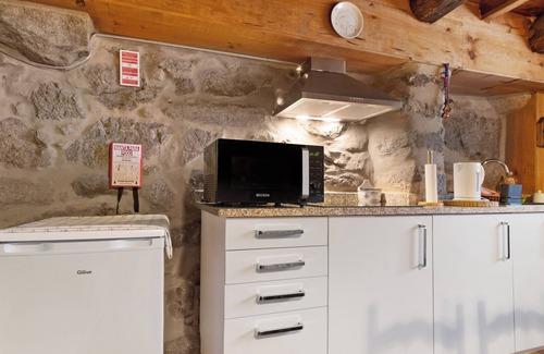 Montalegre Ski Chalet | Chalet 'Cantinho De Tourem' with Mountain View, Private Terrace and Wi-Fi