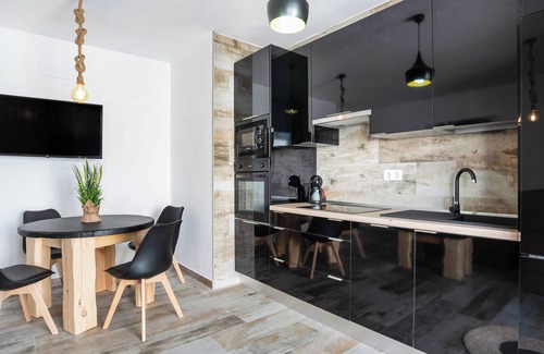 San Ambrosio House | Chalet 'Casa Bombón' with Heated Pool & Wi-Fi