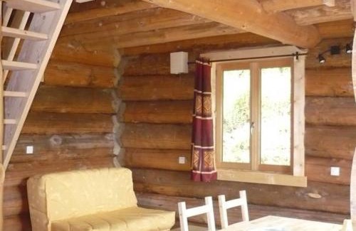 Saint-Martin-la-Sauvete House | Chalet chaleureux avec poêle à bois et internet à Saint-Martin-la-Sauveté - FR-1-496-184