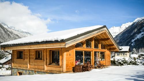 Chamonix-Mont-Blanc Ski Chalet | Chalet Chal'heureux + Annexe