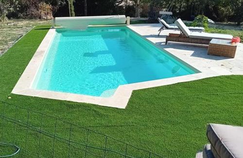 Lavaur Ski Chalet | Chalet charmant à Verfeil avec piscine partagée