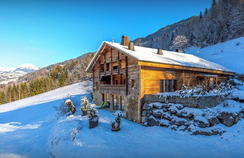 Thones Ski Chalet | Chalet Colombine - luxury base 15p indoor pool & spa, cinema - OVO Network