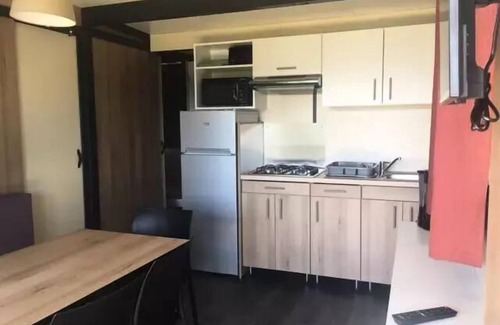 Rosans Ski Chalet | Chalet Comfort "Noumea" + CLIM 25m2 (Modell 1) - 2 Schlafzimmer + 12m2 überdachte Terrasse + TV 5 Personen