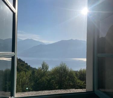 Griante House | Chalet Como Lake - Dreamy Retreat, footpath only