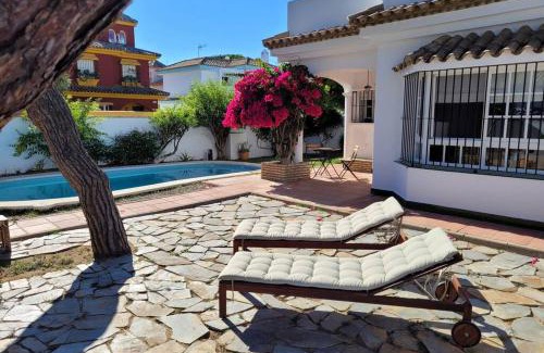 Poblado de Sancti Petri House | Chalet con piscina a 300 m del mar