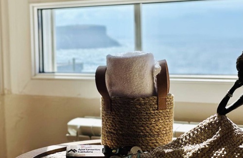 Cabo de Ajo Ski Chalet | Chalet con jardin independiente y vistas al mar -