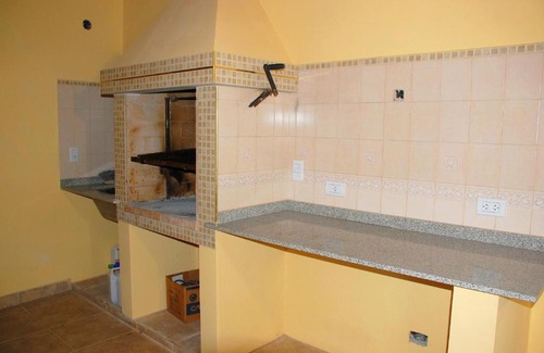 Villa San Lorenzo House | Chalet con Pileta para 6 personas, en Salta