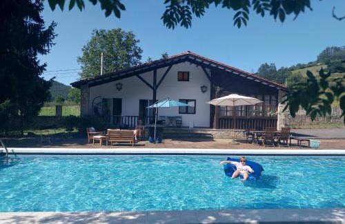 San Pelayo House | Chalet con piscina en Peón "Los Tres Robles"