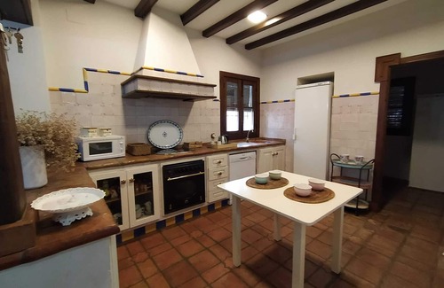 Utrera Villa | Chalet Cortijo ideal for families or groups with a pool 15 minutes from Seville