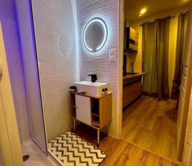 Meyzieu Centre Ski Chalet | Chalet cosy et coconing