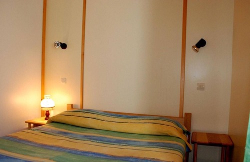 Blavignac Ski Chalet | Chalet "Dahlia Pour 12 Prix Semaine" with Mountain View, Shared Pool & Wi-Fi