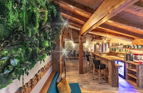 Meribel Ski Chalet | CHALET DE LUXE in MERIBEL, 18 pers - swimming pool - services included