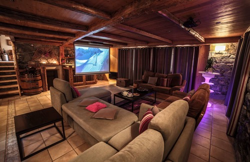 Meribel Ski Chalet | CHALET DE LUXE in MERIBEL, 18 pers - swimming pool - services included