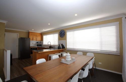Jindabyne House | Chalet De Neige 2 9 Jillamatong Street