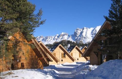 La Joue du Loup Ski Chalet | CHALET DES PAZ